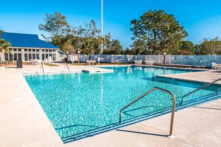 New Bern Escape! 2BD + Loft Townhome w/ Kitchen - Image 1