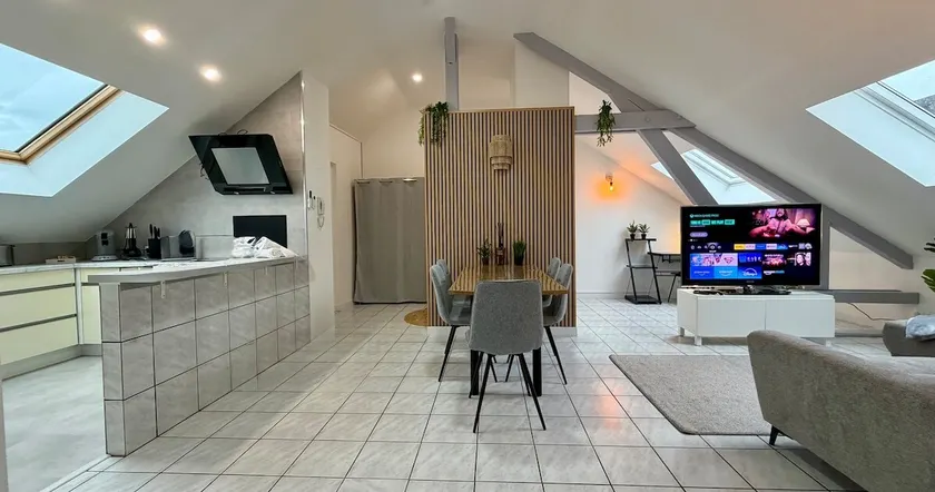 F3 cozy center - Image 1