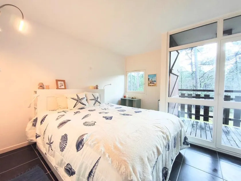 Lake Getaway - Family 2-Bedroom Apartment by the F - Image 1