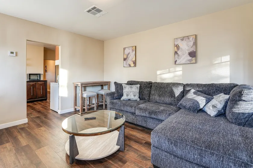 1 Mi to Dtwn, Chase Field! Getaway Near Light Rail - Image 1