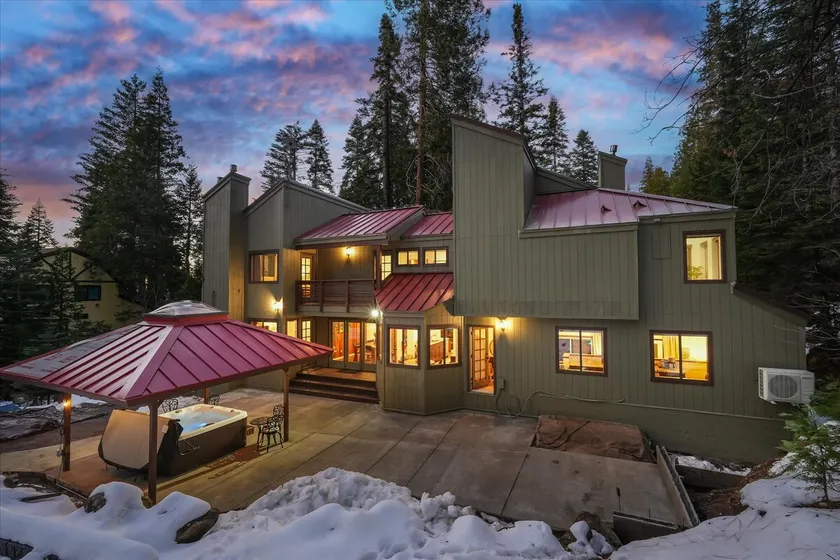 Yosemite Spirit- Inside Yose w spa/EV/sleeps 14! - Image 1