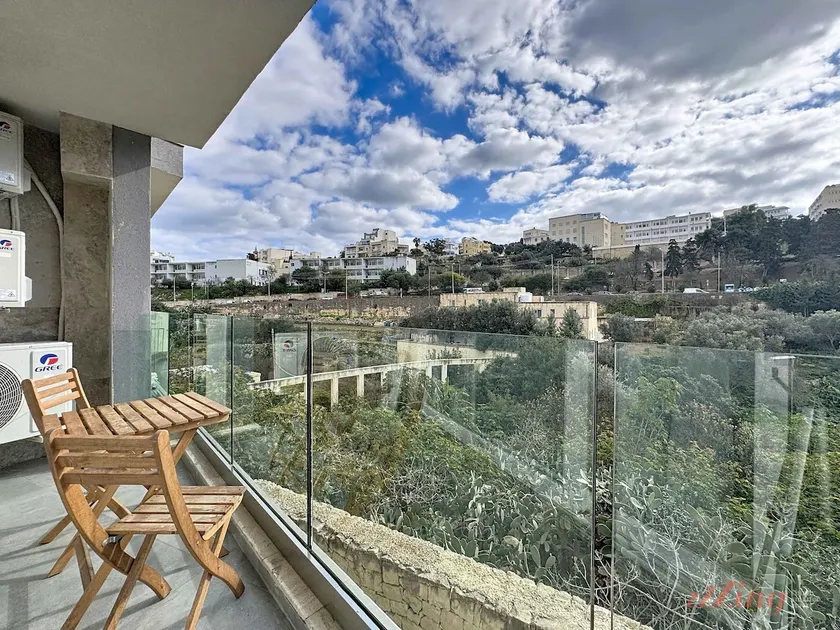 Valley View Pool Apartment in St Julians - Image 1