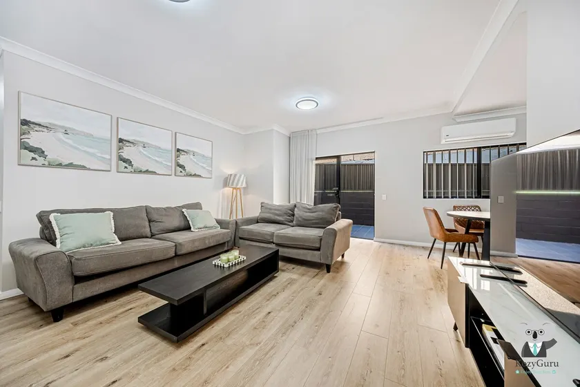 KozyGuru | Penrith | Spacious Ground Floor Gem - Image 1