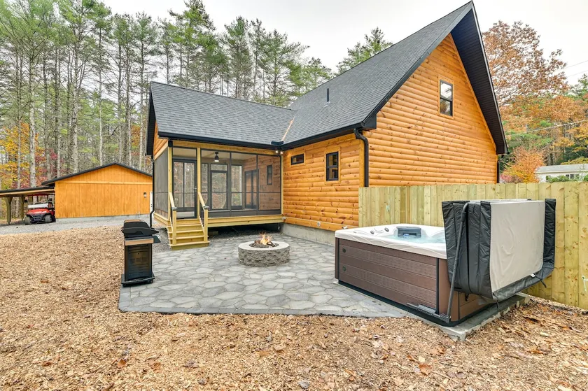 Camp Karahkwa- Private Hot Tub & Lake Access - Image 1