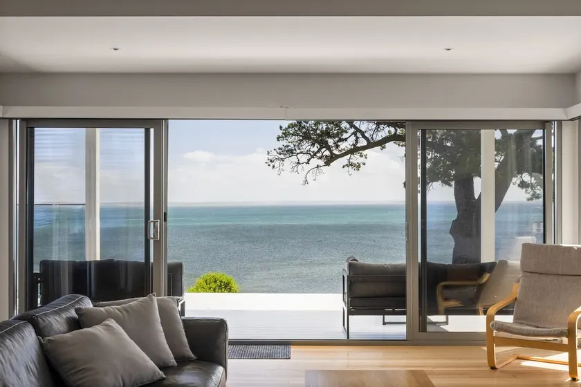 Cliff Top Retreat - Image 1