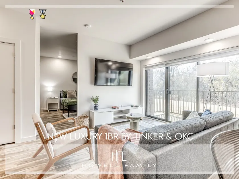 Stylish Modern Stay Near Tinker AFB & OKC - Image 1