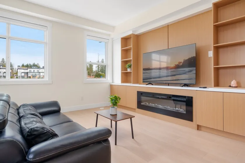 Newly Built 3BR Townhome | Rooftop Patio & Garage - Image 1