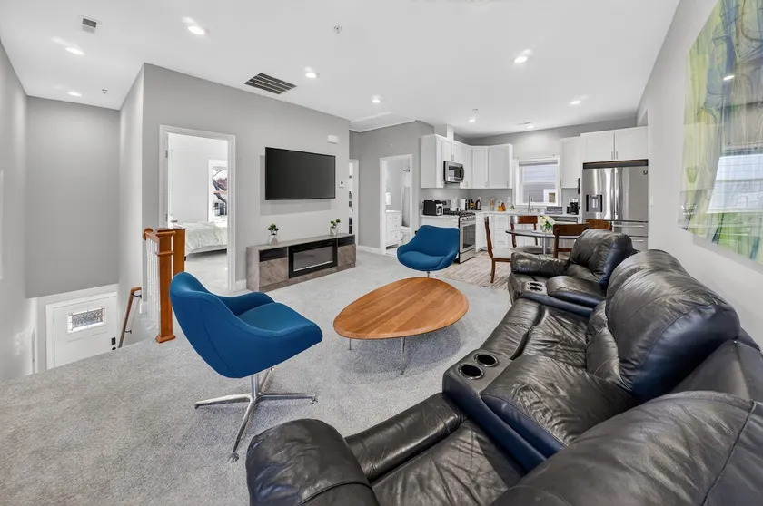 Perry St Upper Retreat | Cozy 3BR - Image 1