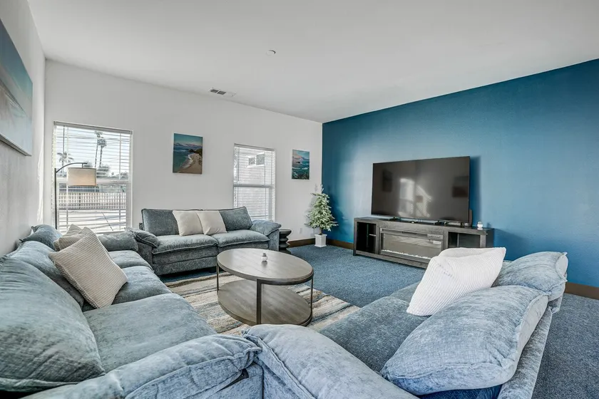 Fully Updated! Prime Riverside Spot Near Dtwn - Image 1