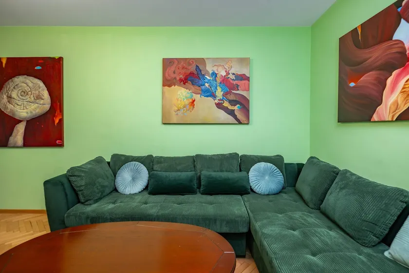 Life in Colours - Artistic 1BD Apartment by Flat Manаger - Image 1