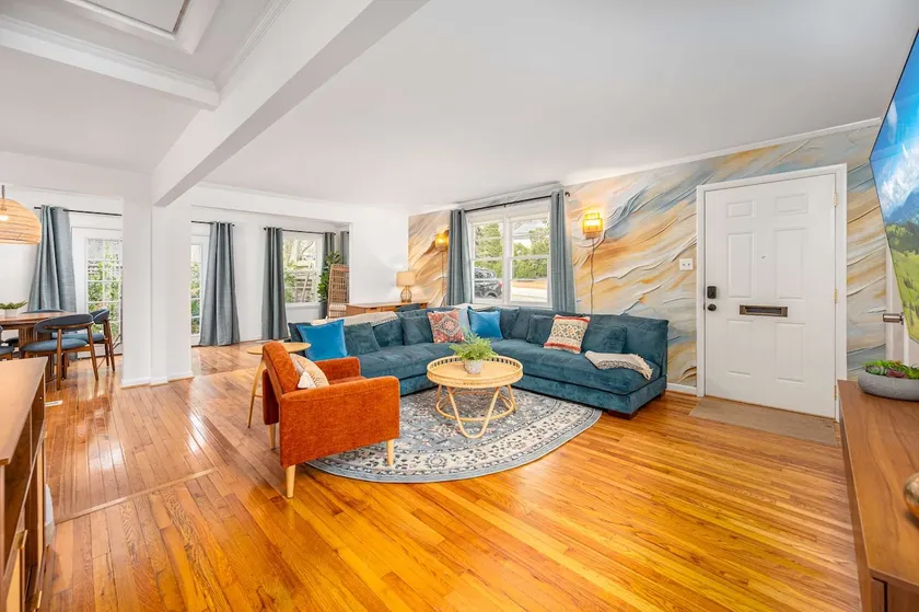Stylish Downtown Bungalow with Fire Pit - Image 1