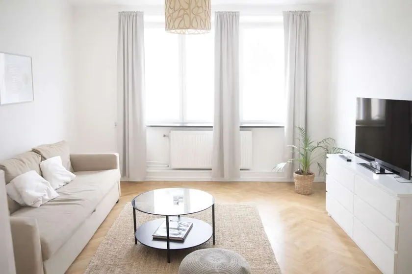 Bright & spacious apartment in quiet and exclusive - Image 1