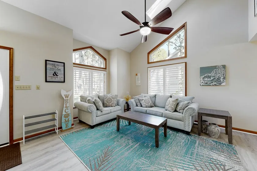 Beachside Gem with Pool, Grill, AC & Fast WiFi - Image 1