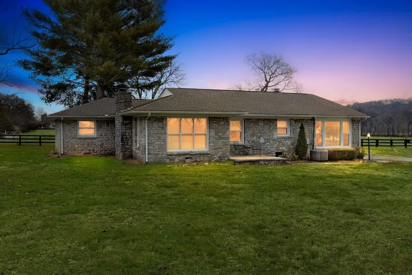 Quiet TN Retreat – 3BR Home - Image 1