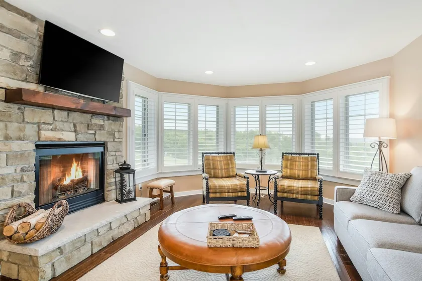 Modern Ski-in/Ski-out Townhome with Pool & Wi-Fi - Image 1