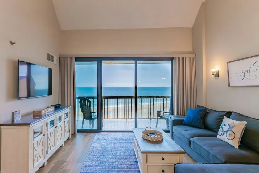 Helt fantastisk 3-sovrum Sea Colony Condo! Ocean Front w / Premium Renovation - Image 1