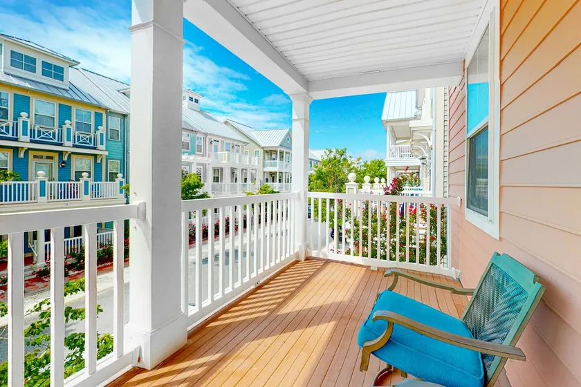 Spectacular House Near Bay with Shared Pool, Water - Image 1