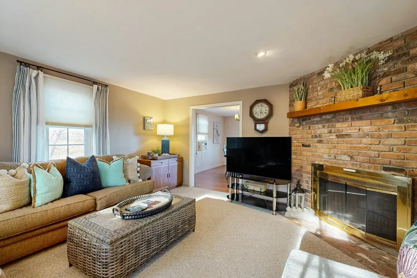 Spacious wooded retreat near canal & beach with de - Image 1