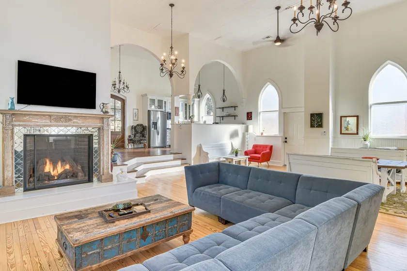 'The Sanctuary' in Historic Dtwn Staunton - Image 1