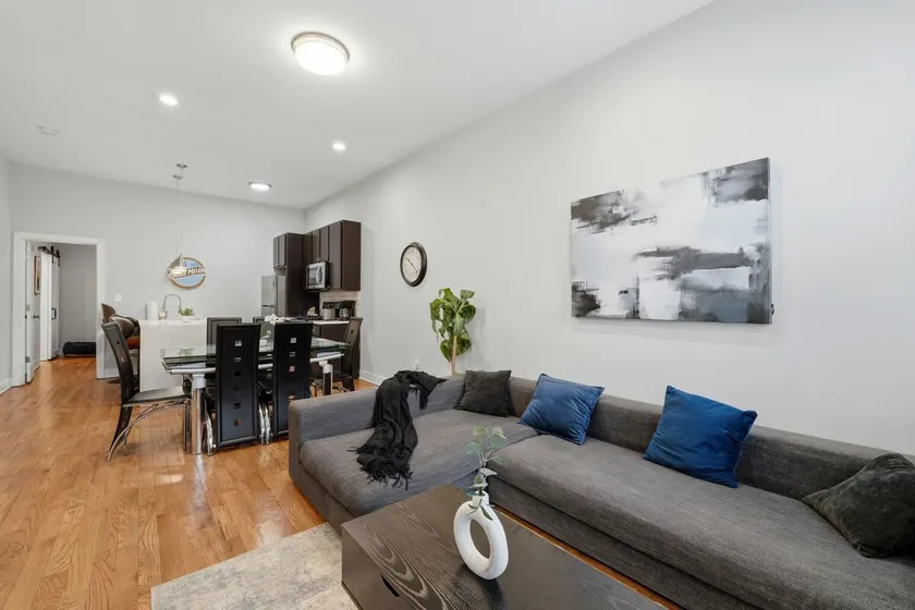 Pilsen Retreat: 4BR 3BA near Downtown Chicago - Image 1