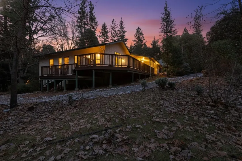 Pine Grove Woodland Escape|Game Room,Fireplace,BBQ - Image 1