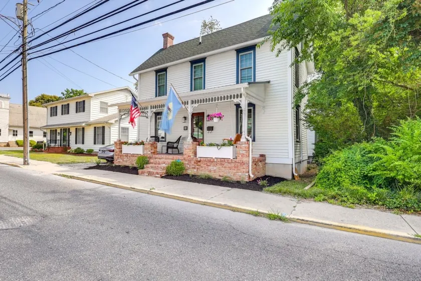 Historic Milton Gem w Deck & Modern Touches! - Image 1