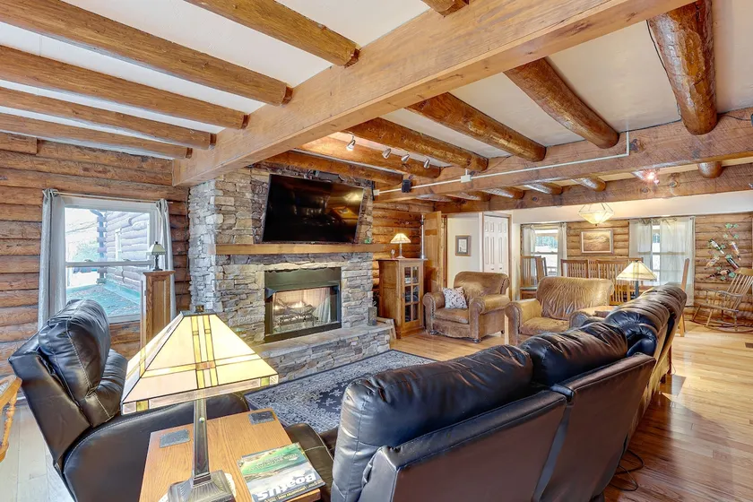 Hike, Fish & Boat Nearby! Bloomington Family Cabin - Image 1