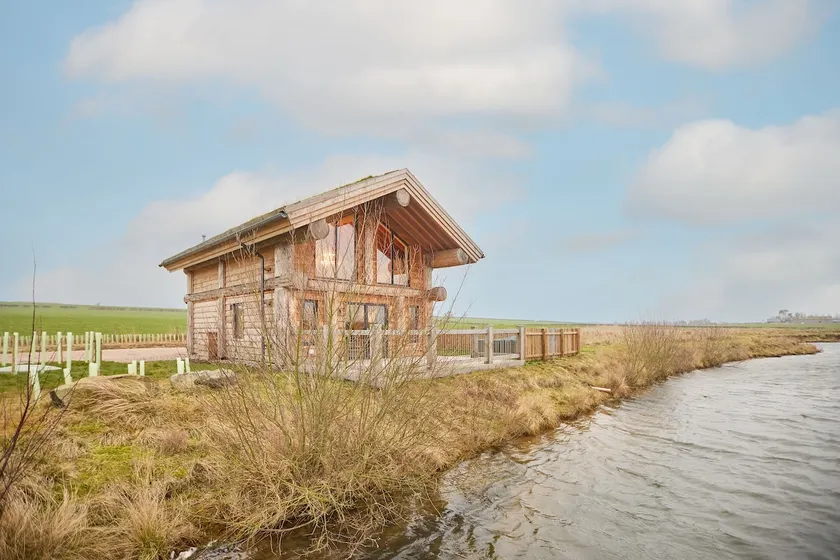 Host & Stay - Cabin on the Loch - Image 1