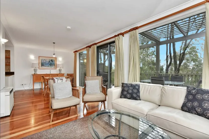 Villa Rose with Free Wine Tasting Included - Image 1