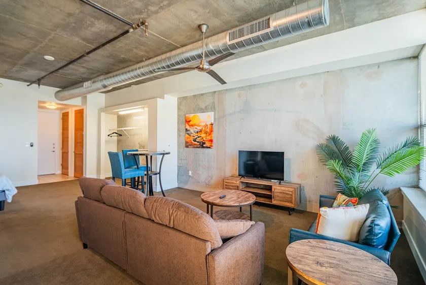 Modern Downtown Phoenix Studio! - Image 1