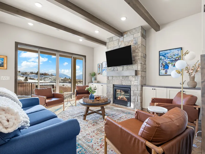 Summit View Lodge 5br5ba Sleeps 16 HotTub-Views - Image 1