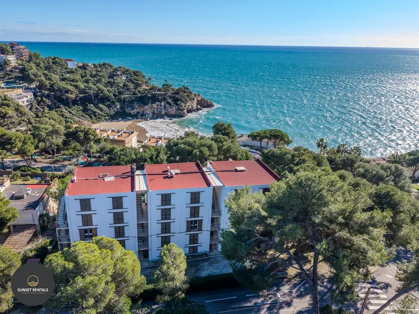 Apartment: Wifi + Public Parking + Beach - Image 1