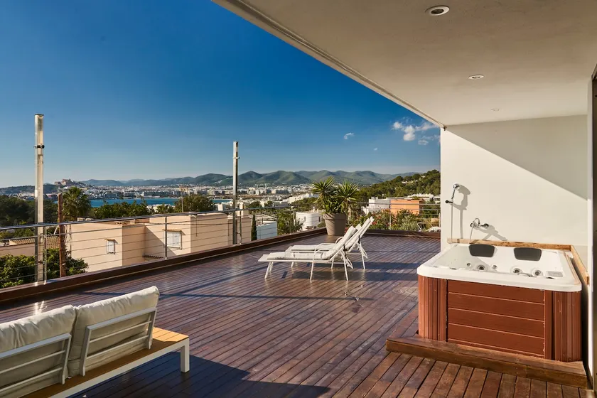 Talamanca 3-bedroom villa ensuite, nice sea view - Image 1