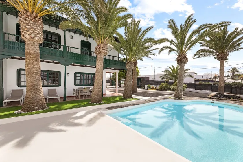 Schöne Villa mit beheiztem Pool, Grill und Terrasse - Image 1