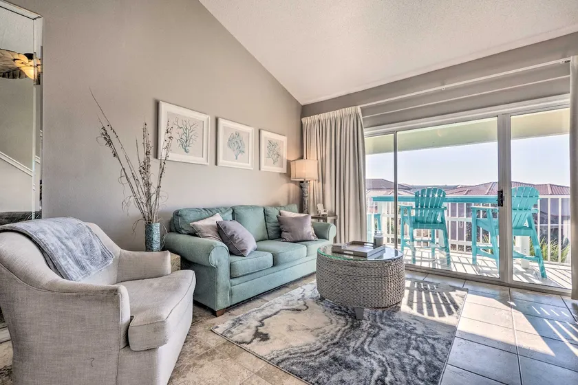 Steps to Sand! Miramar Unit w/ Pool, Tennis & More - Image 1