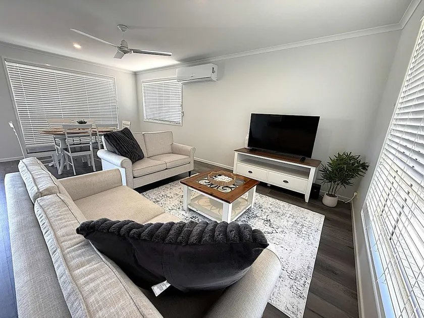 Coastal Comfort On Hillcrest - Hervey Bay - Image 1