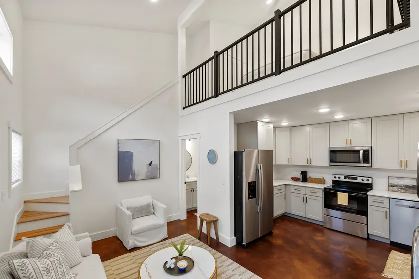 Cozy Loft Apartment, Minutes to MSU, Sleeps 4 - Image 1