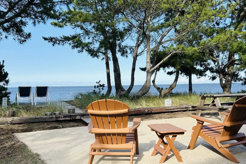 Pet-Friendly Bayfront Cottage | Serene Views, Wild - Image 1