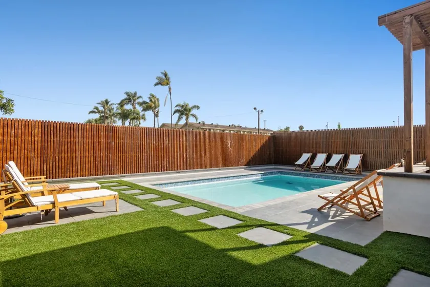 Family Pool House Oasis - Image 1