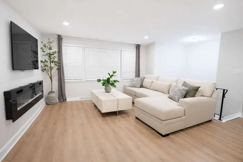Near Casino | Downtown Joliet | Family-Ready - Image 1