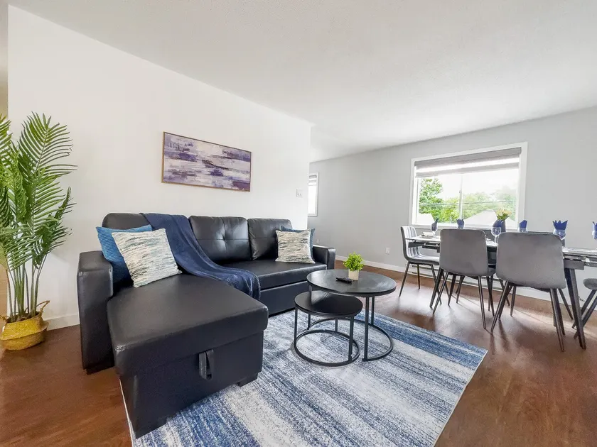 Charming Pet-friendly Summer Stay w/ Parking - Image 1