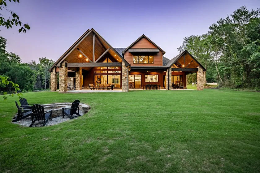 Lakefront Estate on 26 Acres: Hot Tub & Games - Image 1