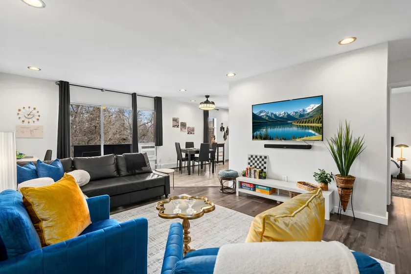 Old Town Condo Near CSU with Pool, Sauna, Gym and Bikes - Image 1