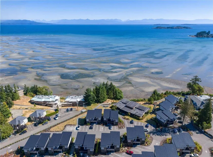 Sunridge Beachside Retreat by EMR Vacation Rentals - Image 1