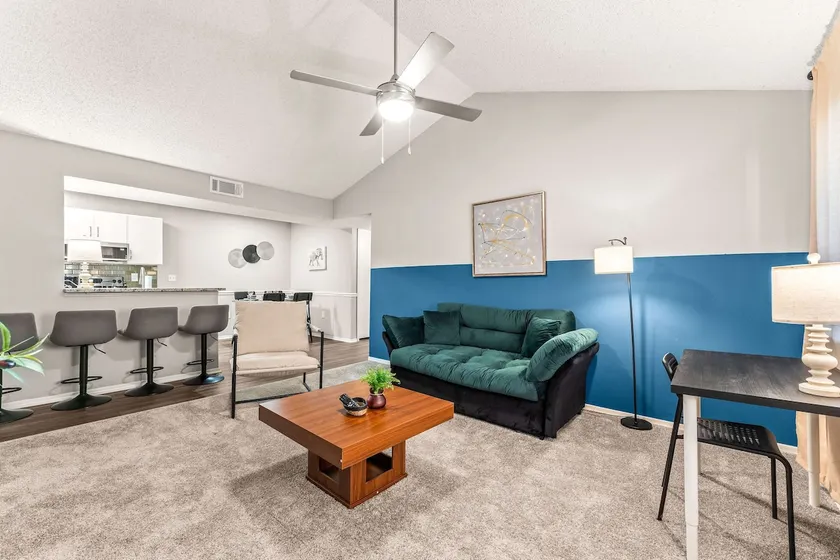 Modern 2BR Apt for 6 Guests | Pets Welcome & Top A - Image 1