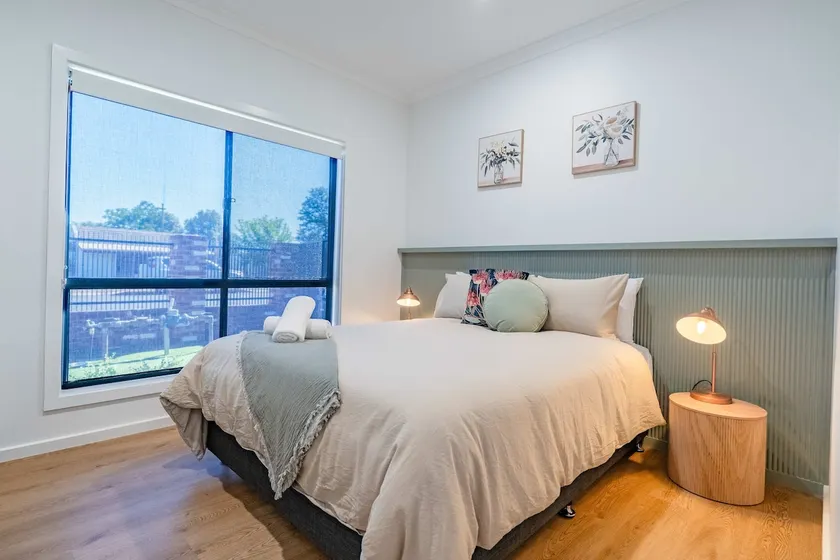 Ropa 2 Bedroom Suite - Luxe Stay in Dubbo 9 - Image 1