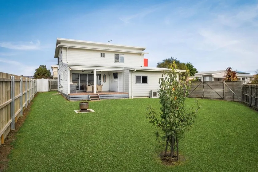 Casa Killara - Cowes, VIC - Image 1