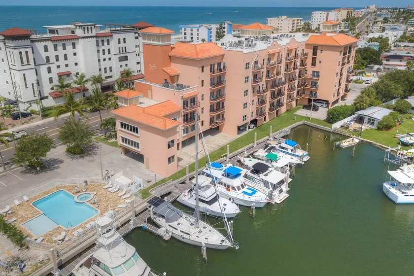 Walk to Beach & Johns Pass Village ~ Heated Community Pool ~ Bikes ~ Paddle Boards/Kayaks - Image 1