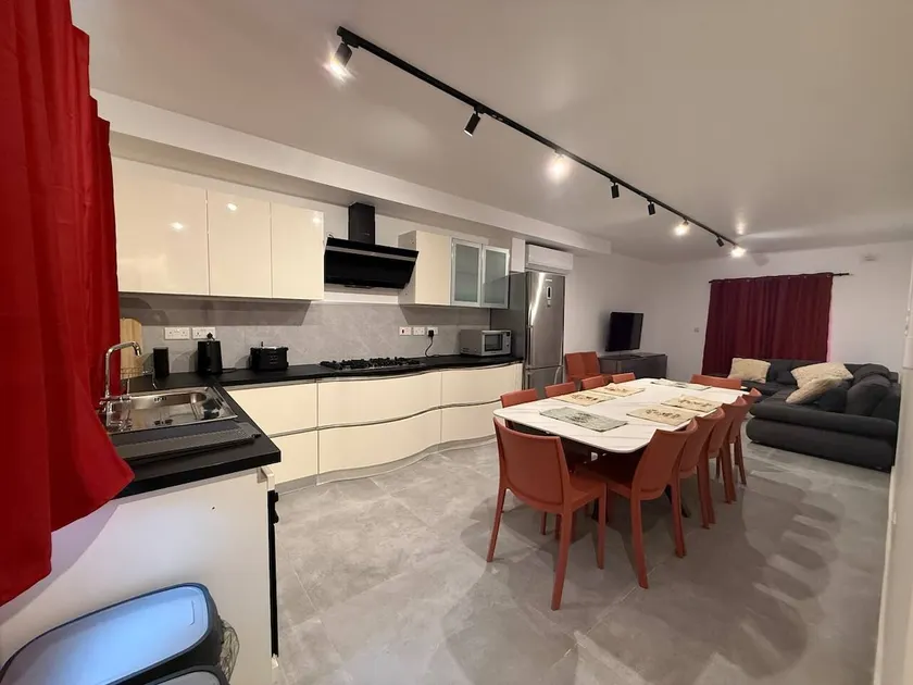 Duplex Industrial Luxe 4BEDROOM 4BATH 200m 2D Sea - Image 1