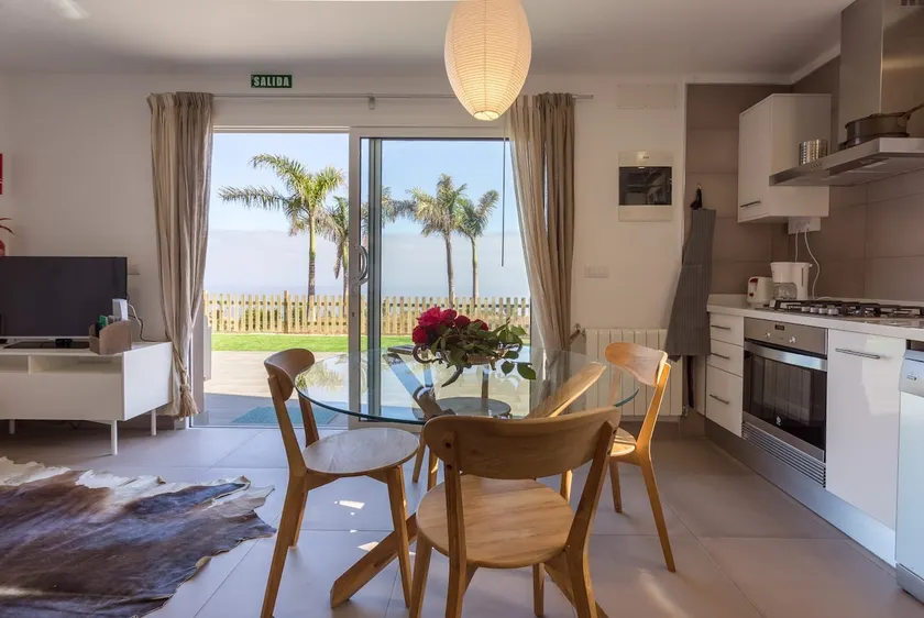 Ocean view, private garden - Image 1